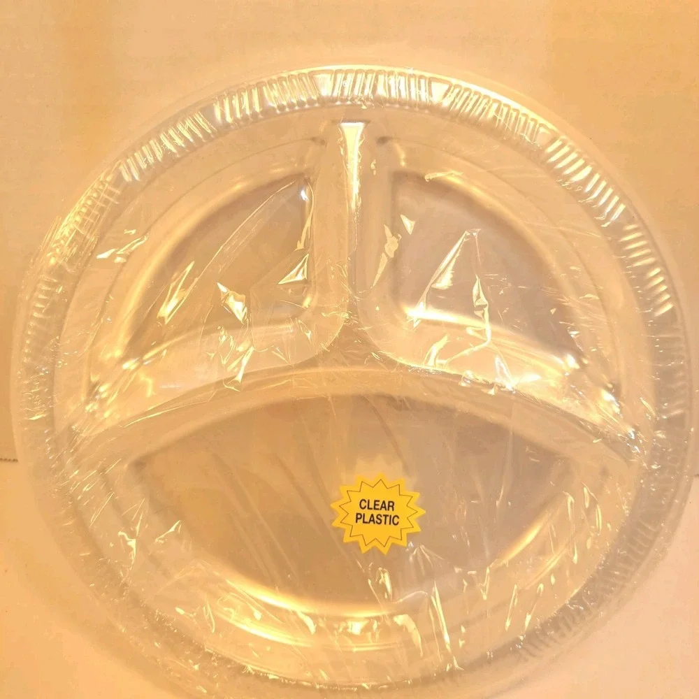 Set of Disposable Clear Plastic Sectioned Dinner Plates (x7) and Bowls (x6)